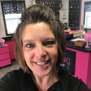 Meet your Posher, Jeannine